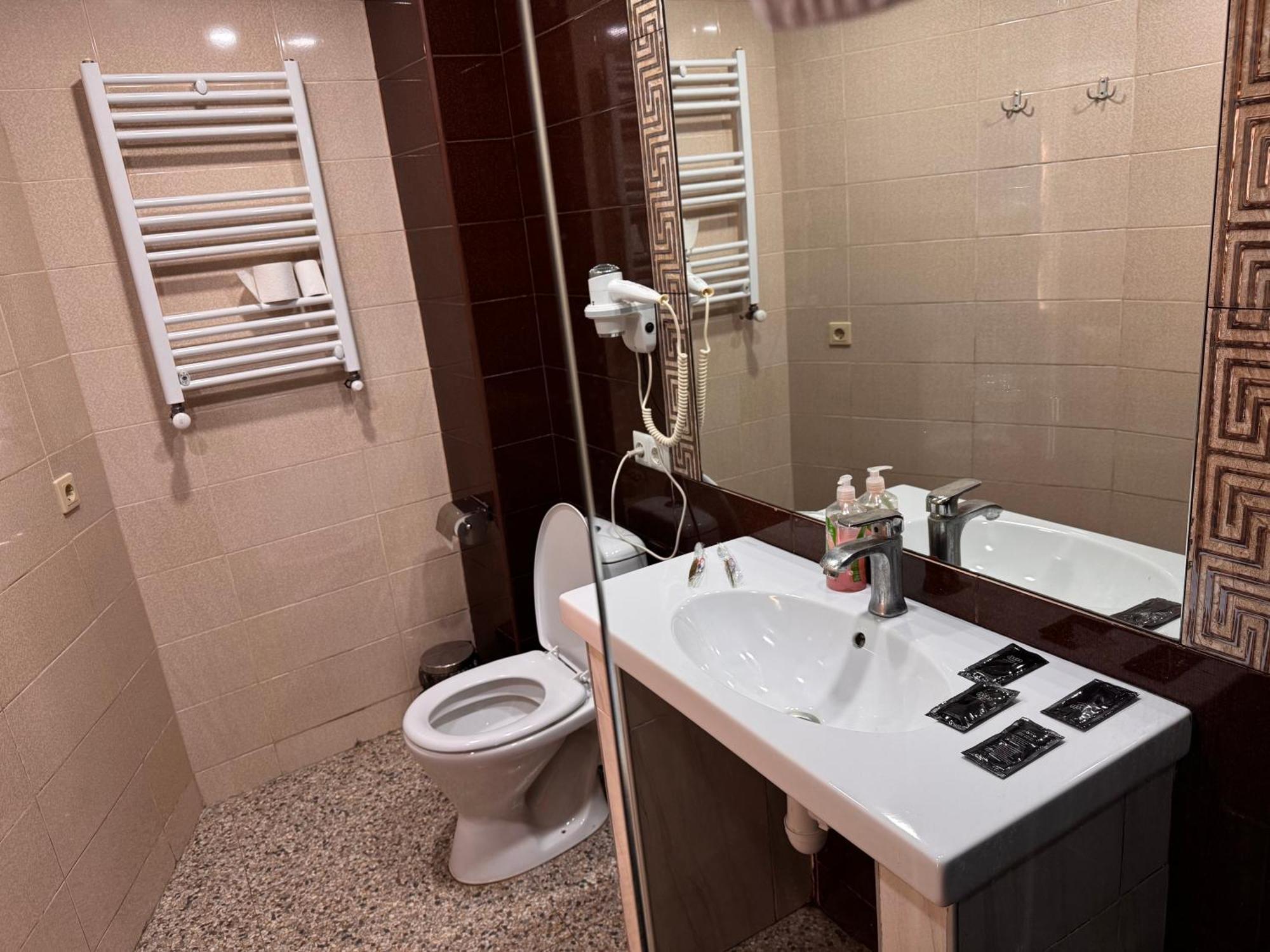 Two Lions Hotel Τυφλίδα Εξωτερικό φωτογραφία